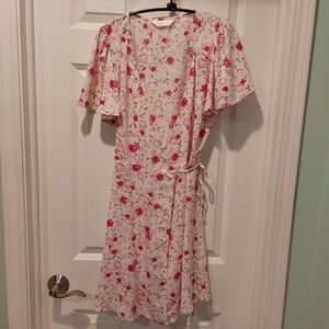 LC Lauren Conrad Floral Mini Wrap Dress in Pink and Cream. Small